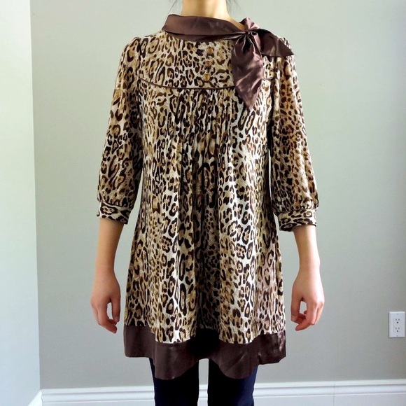 Leopard 3/4 Sleeve Dress with Satin Bow Collar and Gemstone Details - Picture 4 of 10